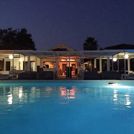 Athina Kavos