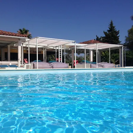 Apartmanhotel Athina 3*